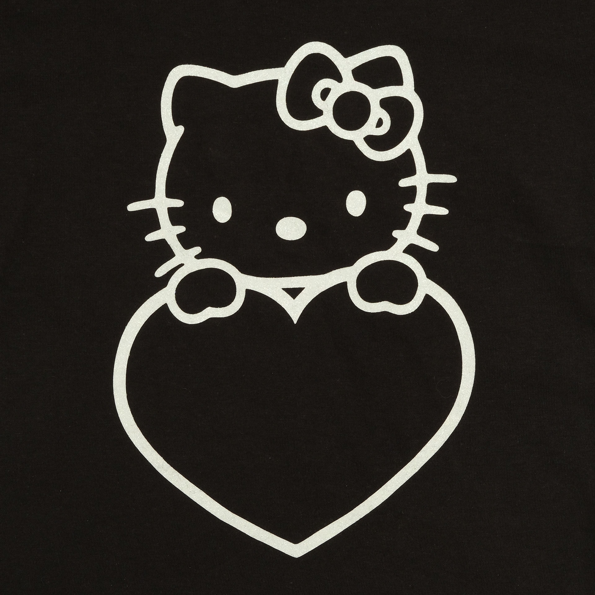 T-shirt cute dark  Hello kitty t shirt, Cute black shirts, Roblox t shirts